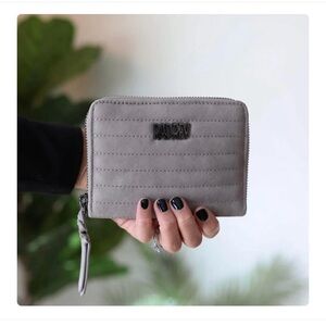 Zip card wallet